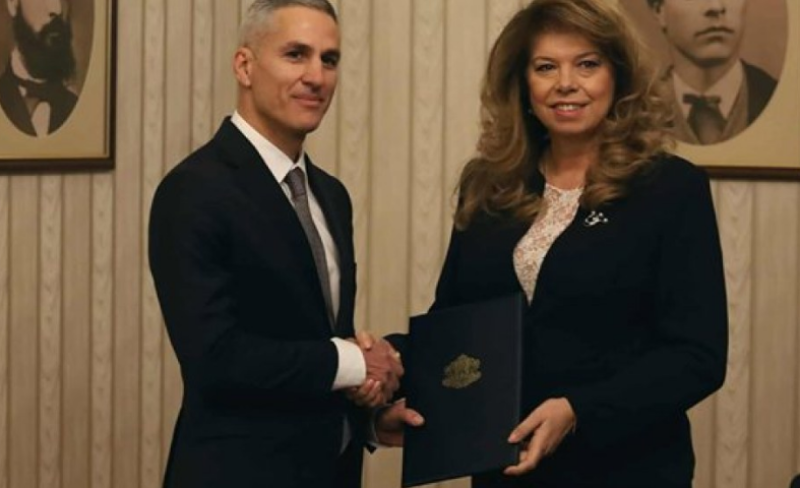 Андрей Гюров представи служебния кабинет на президента Йотова