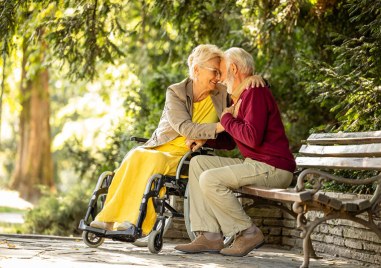 Можем ли да живеем до 200 години? Ново изследване сравни нас, неандерталците и денисовците