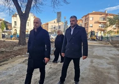 Вдигат с 5% заплатите в Община Пловдив: Кметът взима 3700 евро,  райкметовете - 2040 евро