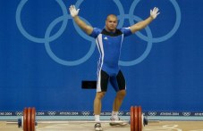 Пловдивският щангист и шампион Милен Добрев щеше да стане на 46 години днес