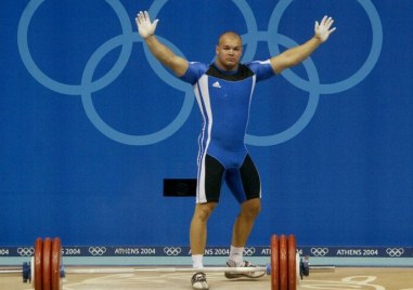 Пловдивският щангист и шампион Милен Добрев щеше да стане на 46 години днес