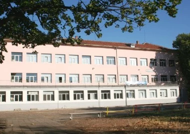 Шест фирми искат да изградят физкултурен салон към училище в Пловдив за близо 1 млн. евро