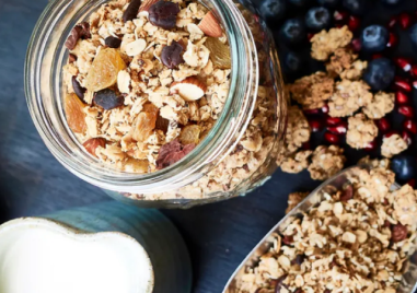 Фибри или протеини за закуска – кое помага повече за отслабване