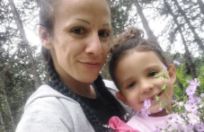 Млада жена и майка води най-тежката битка - да остане жива