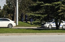 Шофьори спряха да спасяват проснат и неадекватен мъж край пътно платно на голям пловдивски булевард