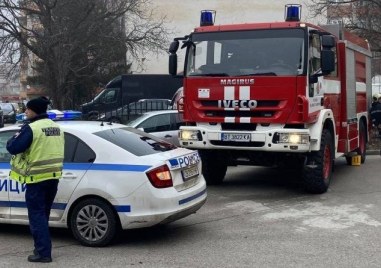 Мъж загина при пожар в апартамент, друг - в пламнала къща