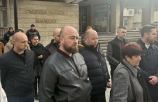 Близки на загиналото семейство на Околовръстното искат справедливост