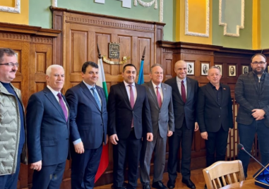 Кметът на Бурса гостува на Община Пловдив