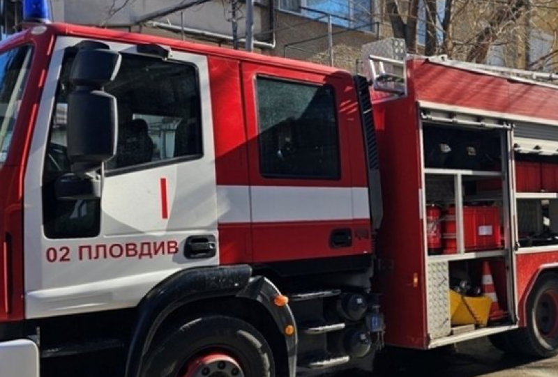 54 пожара за денонощие у нас, отново има загинал човек