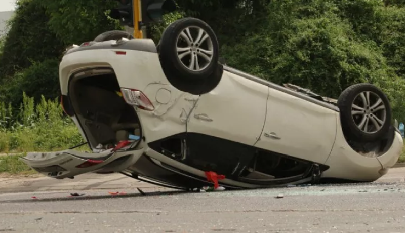 Кола се преобърна край Марково