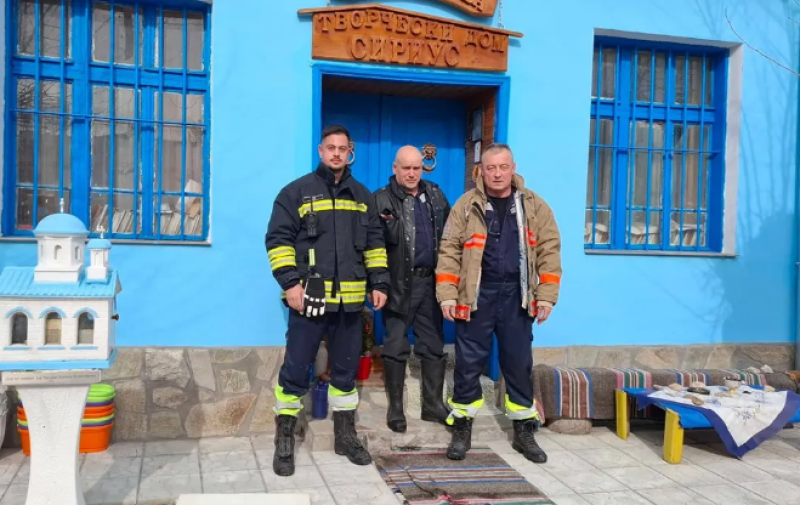 Пожарникари от Първомай спасиха “Къща-музей Ваня Петкова“