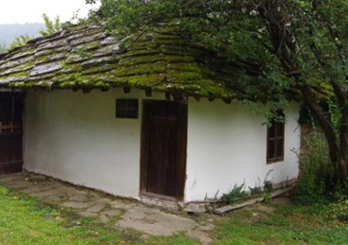 Село Дедево събира средства за възстановка на килийното училище