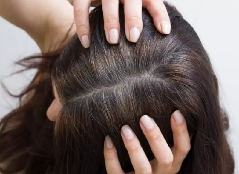 Някои храни забавят побелявянето на косата