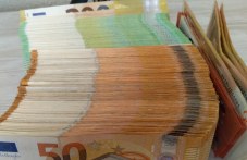 Издирвани у нас мъже предложиха огромен подкуп на полицаи в Пловдив