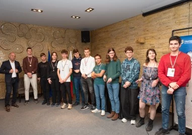 Кметът Костадин Димитров награди победителите в първо по рода си ученическо състезание