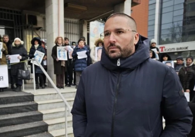 Бащата на Сияна подкрепи майката на Митко и призова за оставка на Васил Костадинов