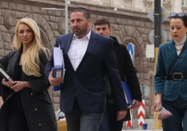 Коалицията „Сияние“, представлявана от Николай Попов, се регистрира в ЦИК