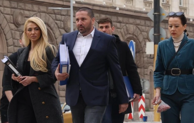 Коалицията „Сияние“, представлявана от Николай Попов, се регистрира в ЦИК