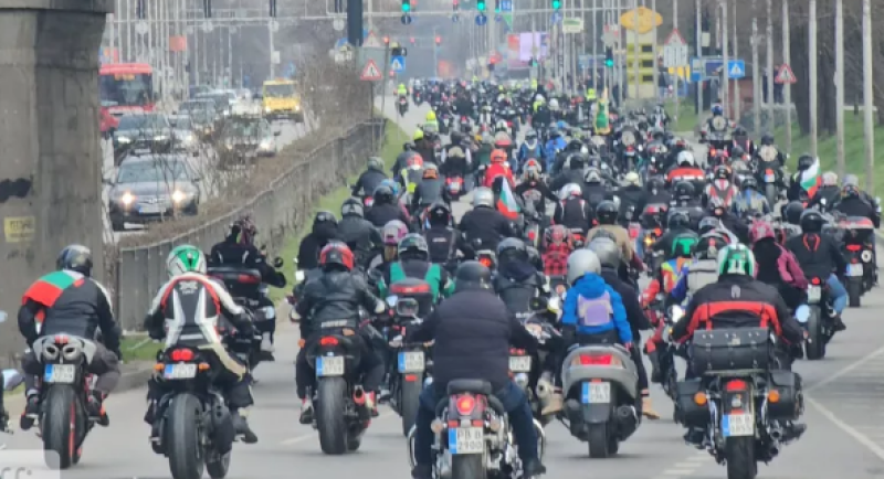 С грандиозно шествие пловдивските рокери почетоха 3 март