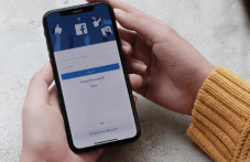 Срив във Фейсбук - хиляди потребители по света съобщиха за проблеми