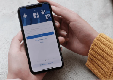 Срив във Фейсбук - хиляди потребители по света съобщиха за проблеми