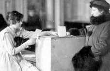 На този ден: За първи път жените в България имат право на глас в избори за народно събрание