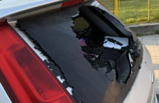 Вандали счупиха с камък стъклото на кола в Кючука