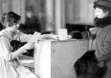 На този ден: За първи път жените в България имат право на глас в избори за народно събрание