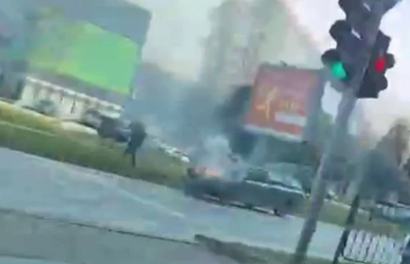 Кола се запали близо до бензиностанция в Пловдив