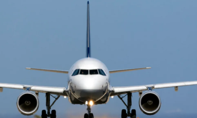 Над 290 българи се прибират със самолети на „България Еър“