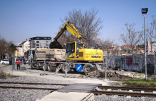 Изграждат западната кула на пасарелката зад Сточна гара, трябва да е завършена през лятото