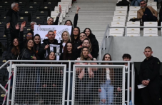 Ученици изненадаха и зарадваха учителя си на стадион “Локомотив“