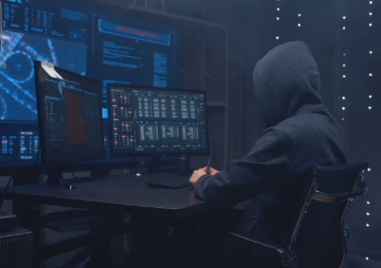 Колцентър заблуждава възрастни хора да си купуват фалшиви добавки