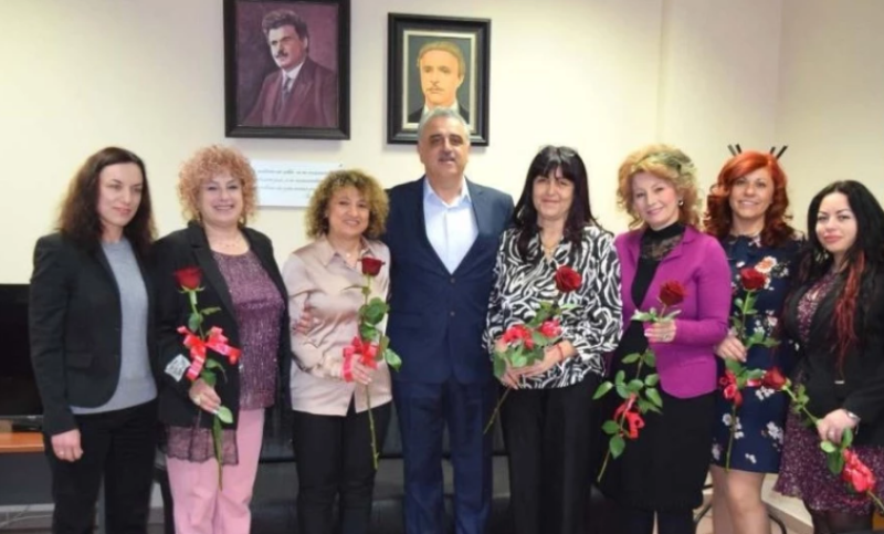 Димитър Иванов награди победителите в конкурса за най-красива ръчно изработена мартеница