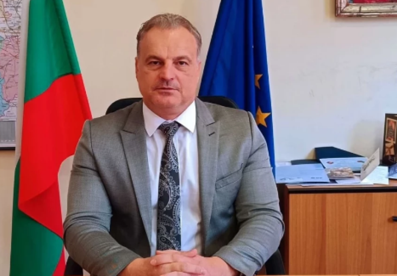 Заместниците на областния управител са освободени от постовете си