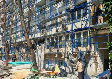 Община Пловдив санира блок на на бул. „Никола Вапцаров“