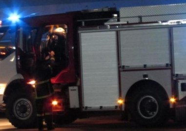 Пожар унищожи голяма част от къщата на семейство в Устина