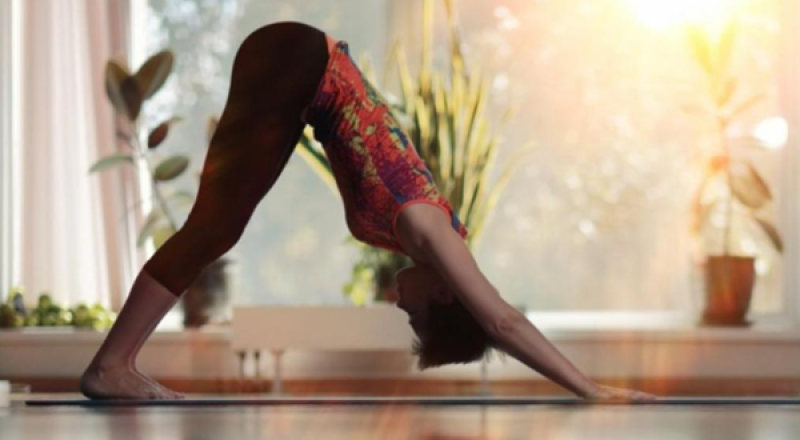 10 минути лека йога сутрин правят чудеса