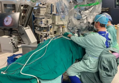 Роботизирана система подпомогна поставянето на кохлеарен имплант в Интегралния център на УМБАЛ „Свети Георги“