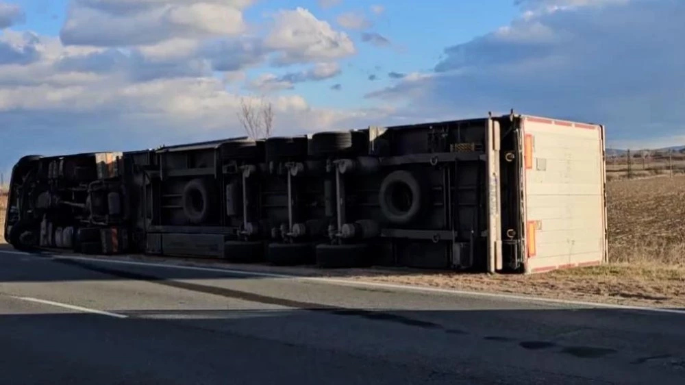 Затвориха пътя Русе-Велико Търново заради изтегляне на тир