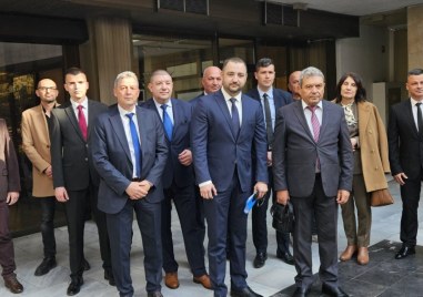 Коалиция „Прогресивна България“ регистрира листата си за 17 МИР – Пловдив област