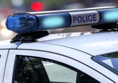 Задържаха пияни пловдивчани за хулиганство пред заведение