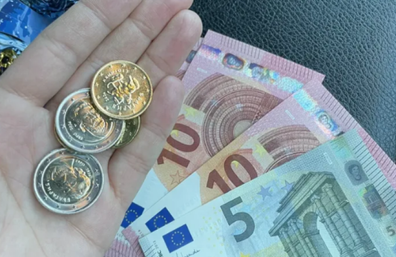 Великденските добавки ще бъдат изплатени с пенсиите за април