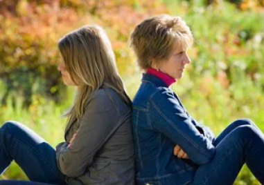 Важно за родителите! Научете тийнейджърката да обича себе си