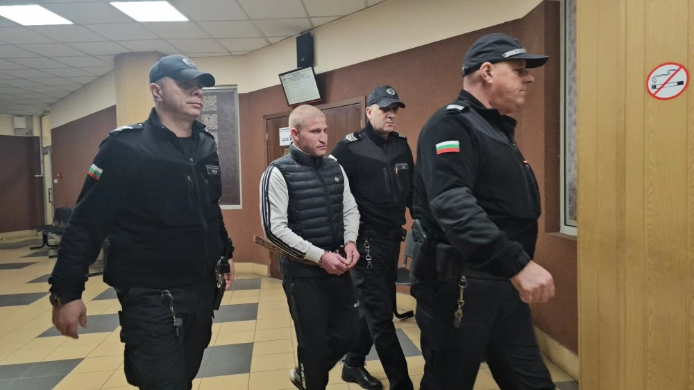 Съдът решава дали ще има нов процес за убийството в Съединение заради намалена присъда