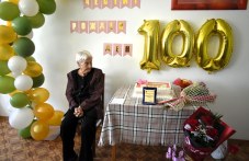 Баба Атанаска от асеновградското село Златовръх стана столетница