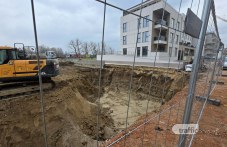 Ново застрояване на метри от река Марица срути ограда на жилищен комплекс в Пловдив