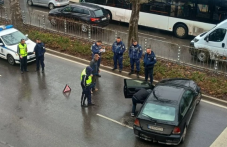 Мъртвопиян катастрофира и избяга, но го хванаха