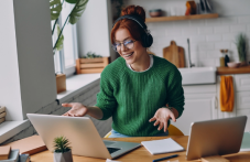 Проучване: Работата от вкъщи увеличава броя на родените деца