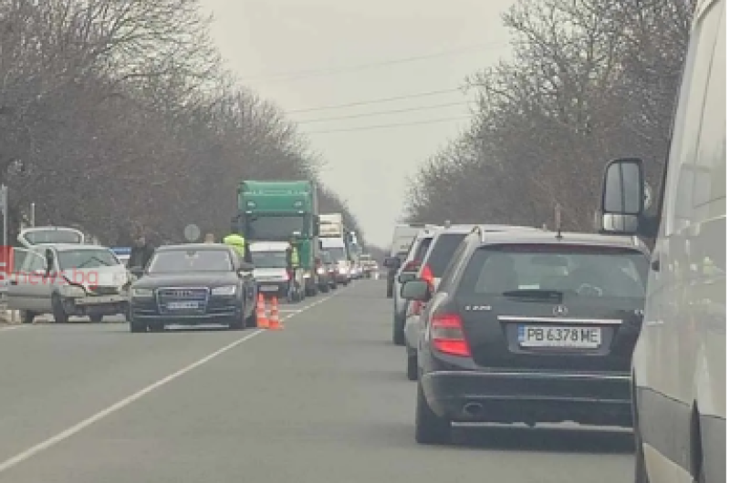 Катастрофа затруднява движението на пътя Пловдив - Пазарджик